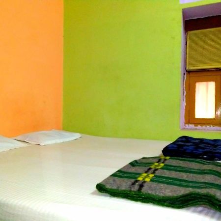 Yogi Lodge Варанаси Екстериор снимка