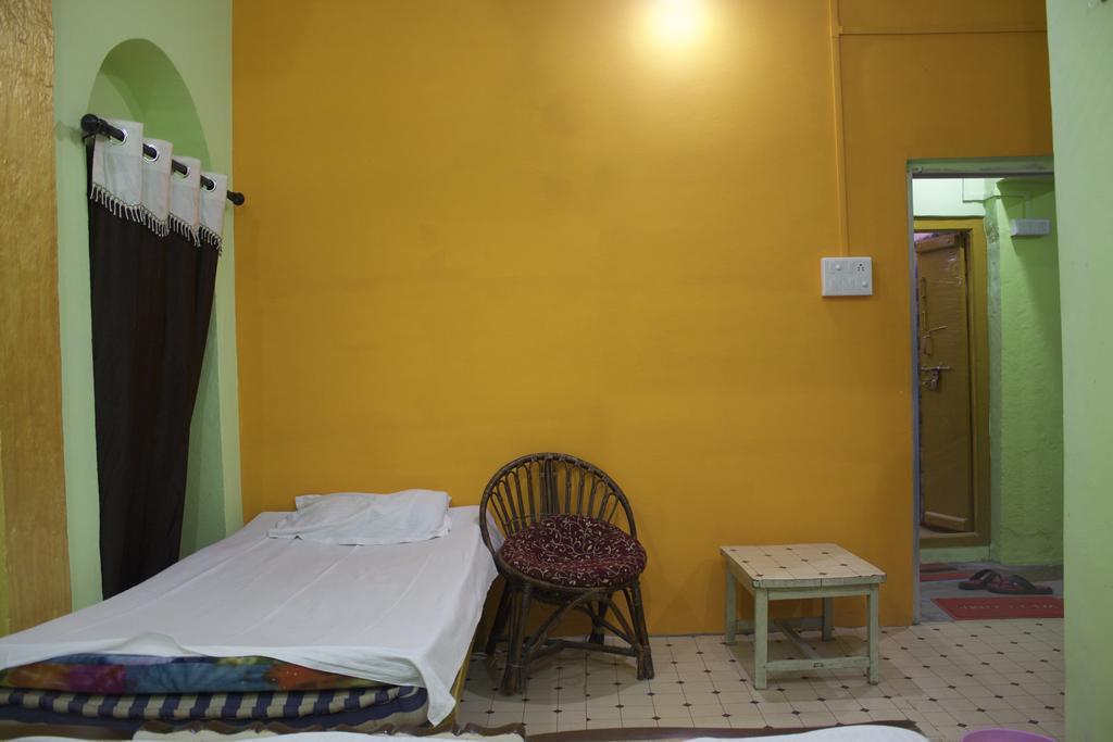Yogi Lodge Варанаси Екстериор снимка