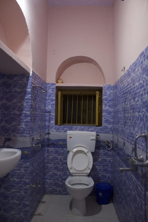 Yogi Lodge Варанаси Екстериор снимка