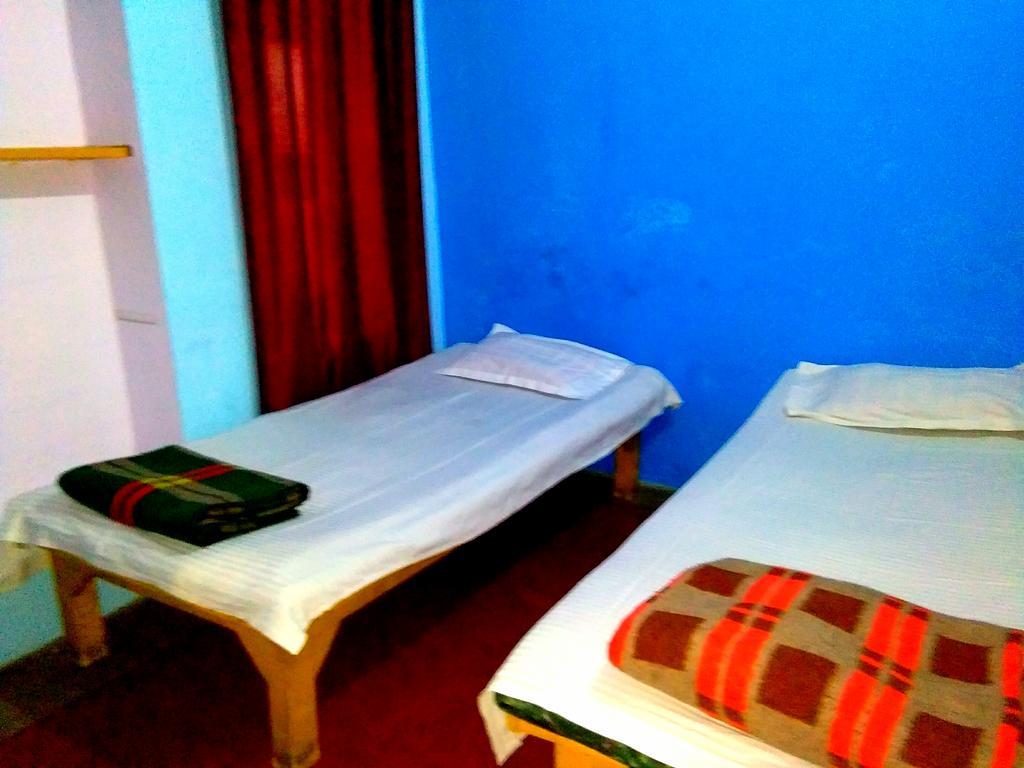 Yogi Lodge Варанаси Екстериор снимка